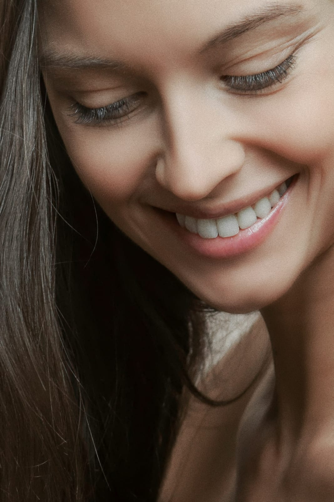 Sorriso adulto naturale, ortodonzia invisibile presso lo Studio Piaggio